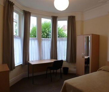 7 bedroom end of terrace house to rent - Photo 4