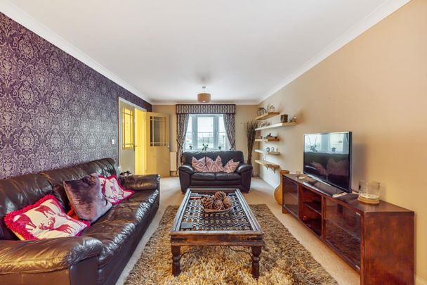 4 bedroom link detached house to rent - Photo 1