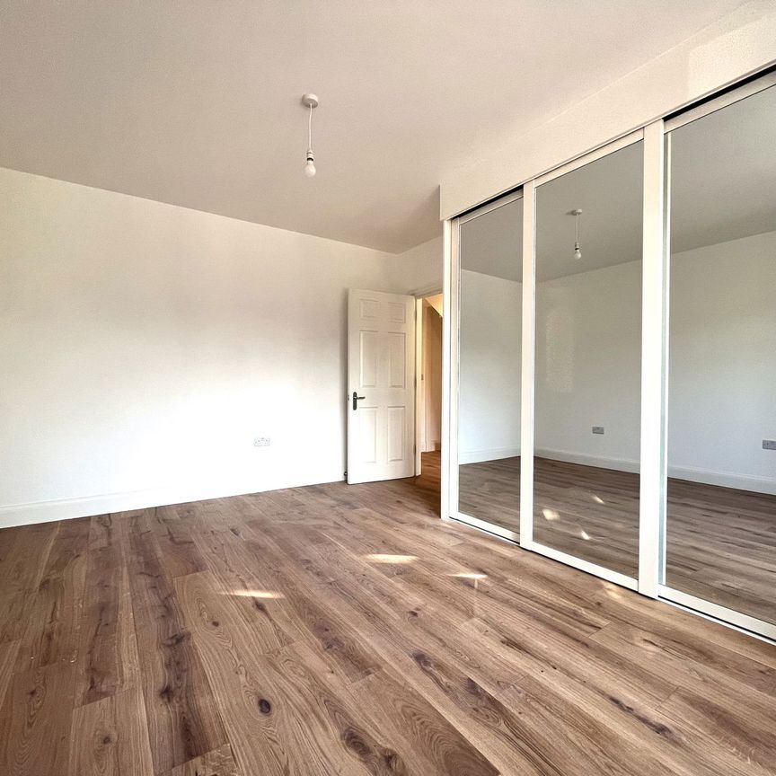 2 bed PRIVATE GARDEN, Windmill Road, London, W5 4DL - Photo 1