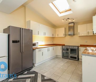 7 bed Semi-Detached House for Rent - Photo 1