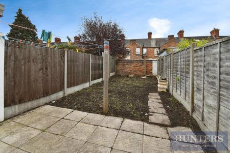 2 bedroom terraced house to rent - Photo 3