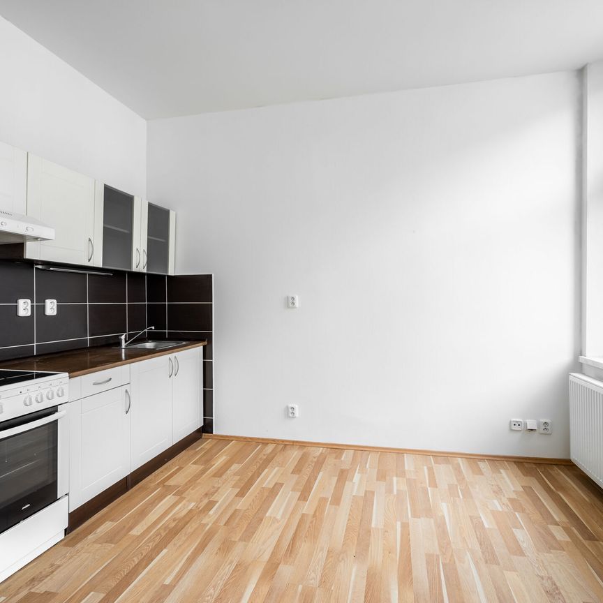 Pronájem bytu 1+kk - Fotografie 1