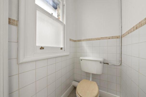 1 bedroom in a flat share to rent - Photo 1