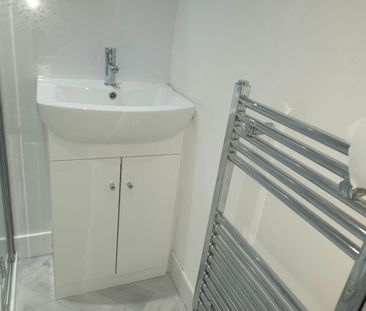 Flat to rent on - Photo 4