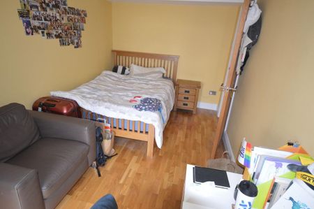 3 bedroom apartment to rent - Photo 5