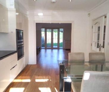 4 bed end terrace to rent - Photo 2