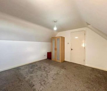 Manor Parade, Hatfield, AL10 - Photo 1