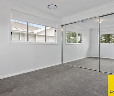 THREE BEDROOM TOWNHOUSE - Photo 3