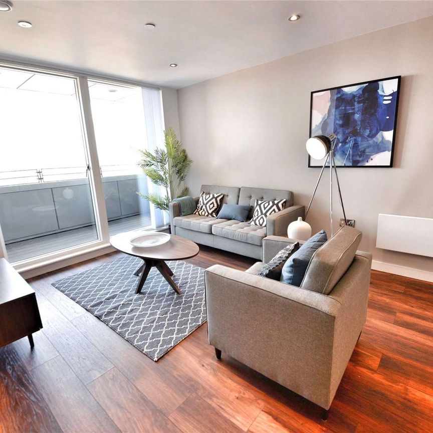 AVAILABLE NOW! | Allocated Parking | Fully Furnished | Two Double Bedroom | Two Bathroom | 24 Hour Concierge & Communal Gardens - Photo 1
