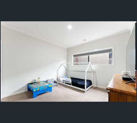 11 Gillespie Drive, Weir Views, Vic 3338 - Photo 5