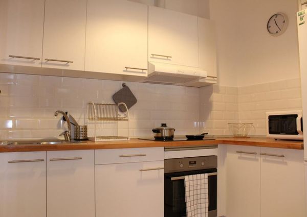 Large room in Roger de Flor street