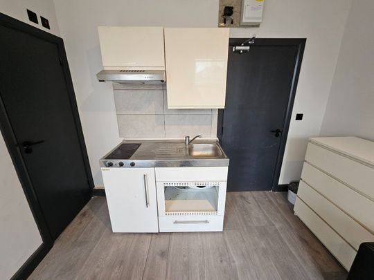 Studio Flat, London, W5 - Photo 1