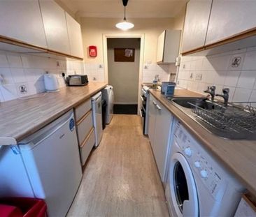 5 bedroom detached house to rent - Photo 3