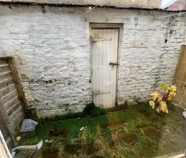 2 Bedroom Terraced To Let - Photo 3