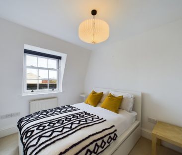 St. Georges Place, Cheltenham - Photo 2