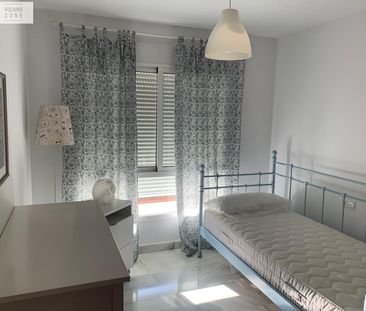 Atico en alquiler en Malaga - Photo 1