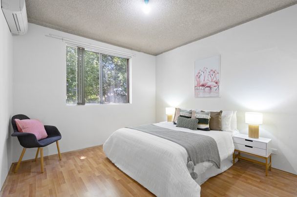 Bright 2 Bedroom Unit - Photo 1