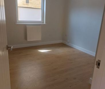 3 Bed Flat, Brighton Road, CR2 - Photo 2