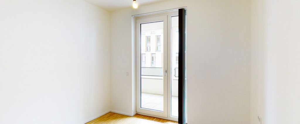 WBS erforderlich! Großzügig geschnittene 3-Zimmer-Wohnung mit gemütlicher Loggia! - Photo 1