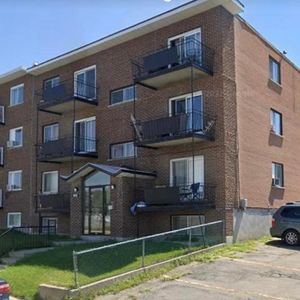 4 1/2 rénové à Laval - Photo 2