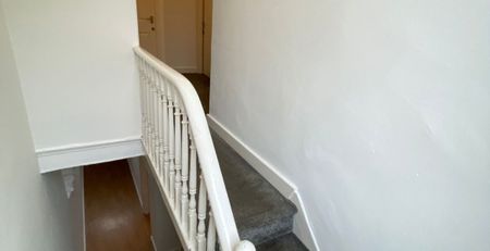 Ebberston Terrace, Hyde Park, Leeds, LS6 1AU - Photo 3