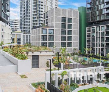 Nearly brand new one-bedroom & Double car park space & Biggest layo... - Photo 6