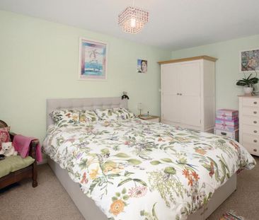 2 bedroom semi-detached house to rent - Photo 4