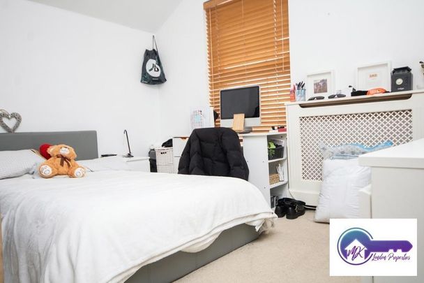 3 Bedroom Flat To Rent - Photo 1