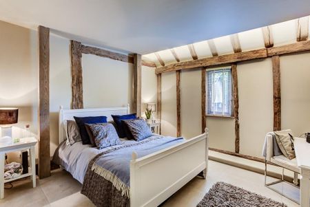 4 bedroom semi-detached house to rent - Photo 5