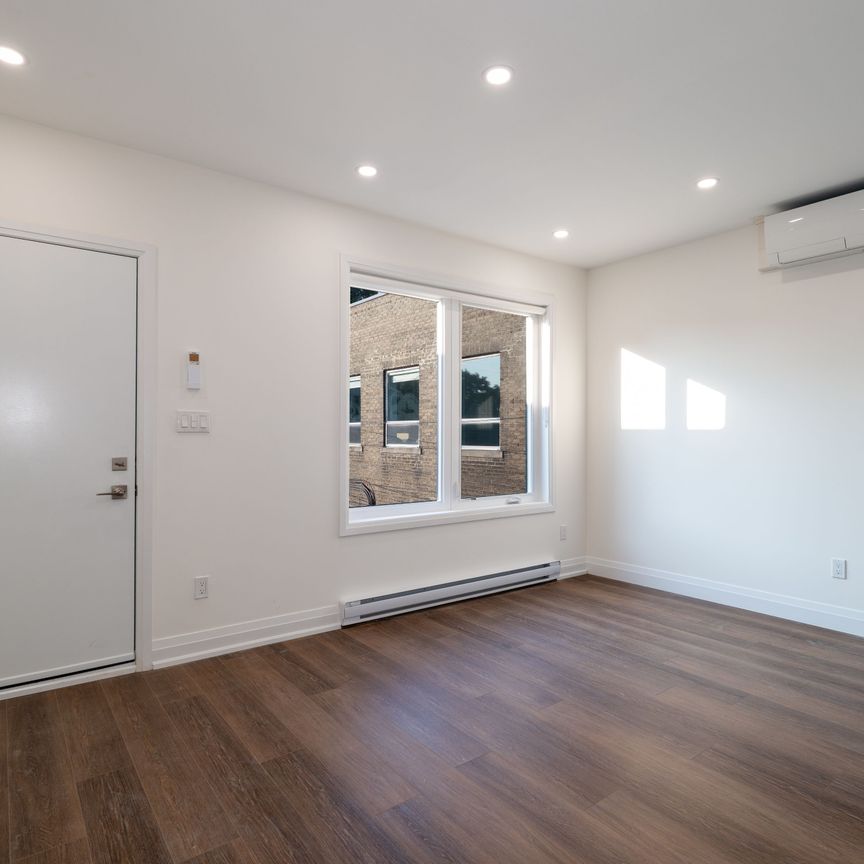 For Lease - 673 Danforth Avenue Unit# 2S, Toronto, Ontario - Photo 1