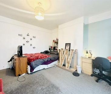 Harlaxton Drive, Lenton, Nottingham, NG7 - Photo 3