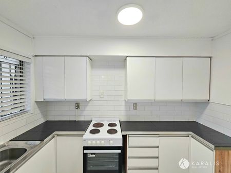 Charming One Bedroom Unit in Prime Mount Gravatt Location - Photo 5
