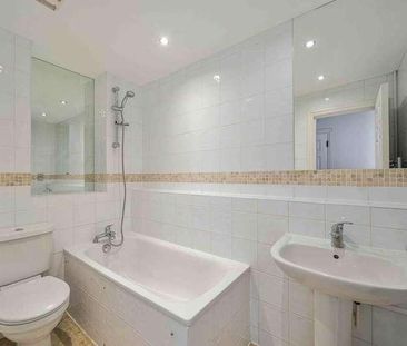 Tudor Close, Belsize, NW3 - Photo 6