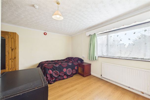 1 bedroom sharedAccommodation in Albert Street, Slough - Photo 1