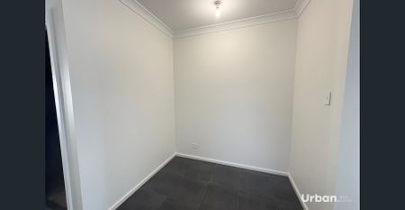 Four Bedroom Home with Extra Large Living Areas! - Photo 5