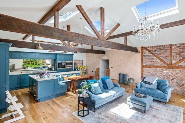 3 bedroom barn conversion to rent - Photo 1