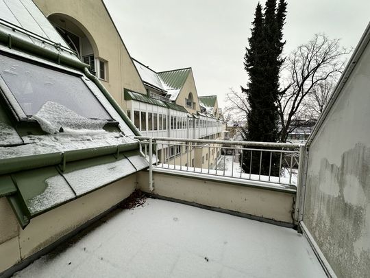 Zentral und ruhig gelegene Dachgeschoßwohnung mit Terrasse! - Foto 1