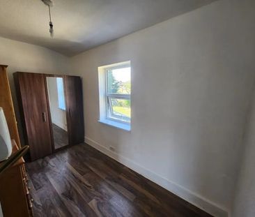 1 Bed Flat, Mansfield Road, IG1 - Photo 3