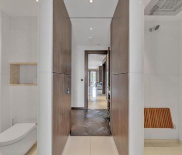 **SHORT LET** A beautifully presented penthouse apartment within gated grounds of luxurious living space over two floors with magnificent views over London - Photo 5