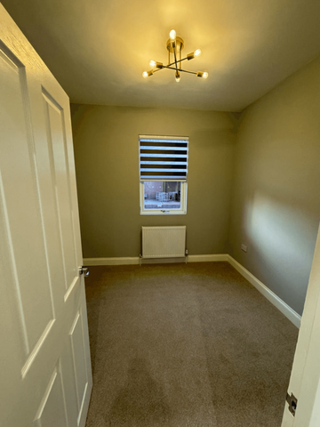 5 bedroom semi-detached house to rent - Photo 3