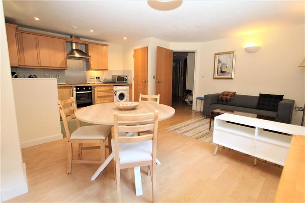 2 bedroom flat to rent - Photo 1