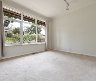 23 Tasman Avenue, NUNAWADING - Photo 6