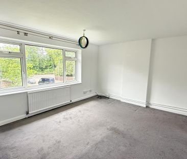 2 bedroom maisonette to rent - Photo 4