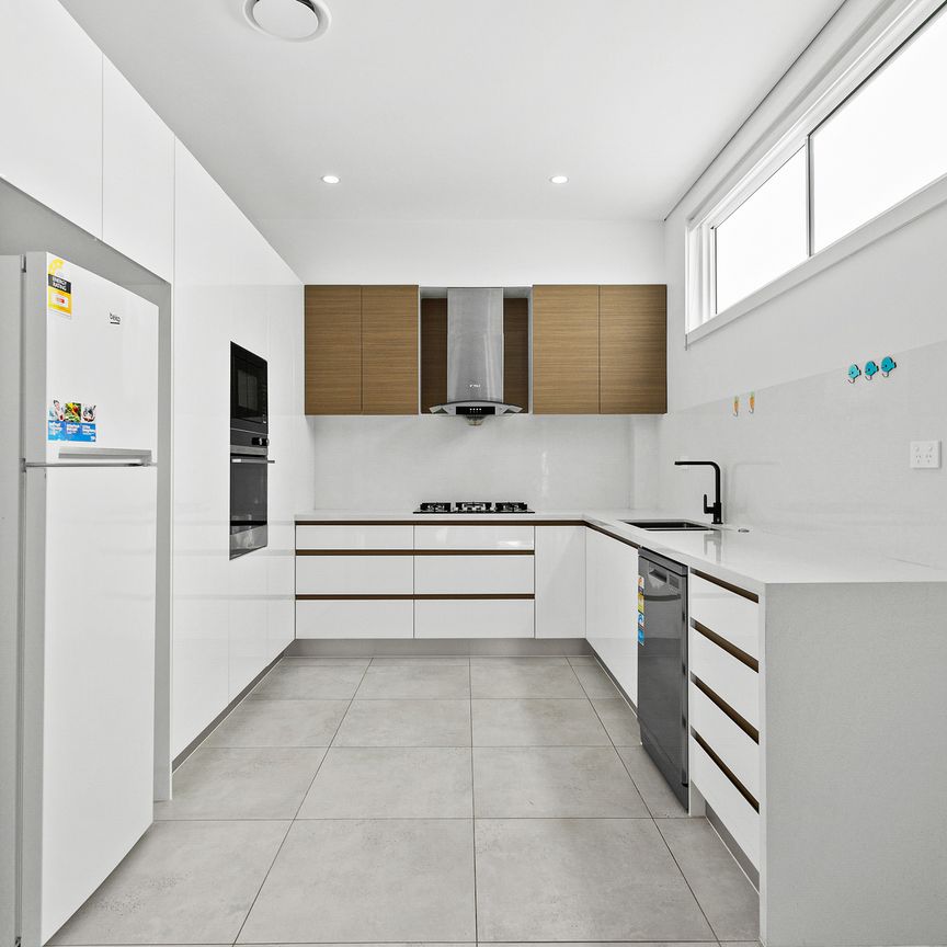 3/45 Easton Avenue - Photo 1