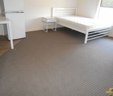 Stunning Upstairs Studio Style Room at 65 Moriah Street , Clayton - Photo 1