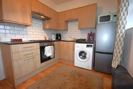 Weston Court, Holton Road, CF63 - Photo 3