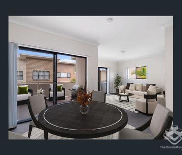 Lovely & Spacious 3-Storey Townhouse in a Convenient Capalaba Location - Photo 1