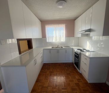 Unique Penthouse in Plympton&excl; - Photo 4