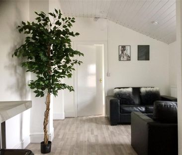 6 bedroom semi-detached house to rent - Photo 3