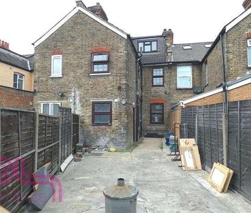 Hanworth Road, Hounslow, TW4 - Photo 1